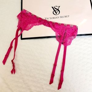 VICTORIA’S SECRET Pink Lace Garter Belt, XS/S , NWT!